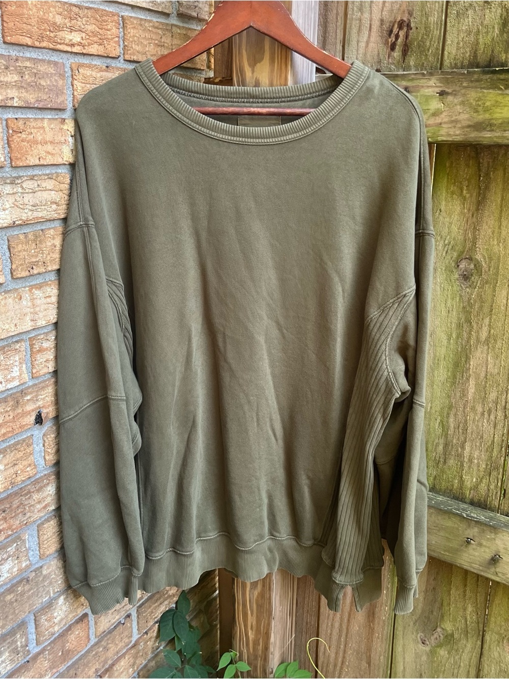 Aerie Oversized Olive Green Relaxed Crewneck Sweatshirt